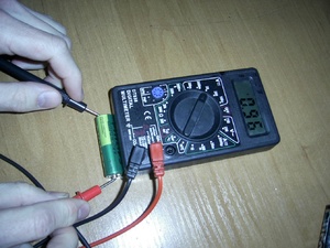 Как замерить емкость аккумулятора мультиметром: типы приборов, способы проверки заряда АКБ