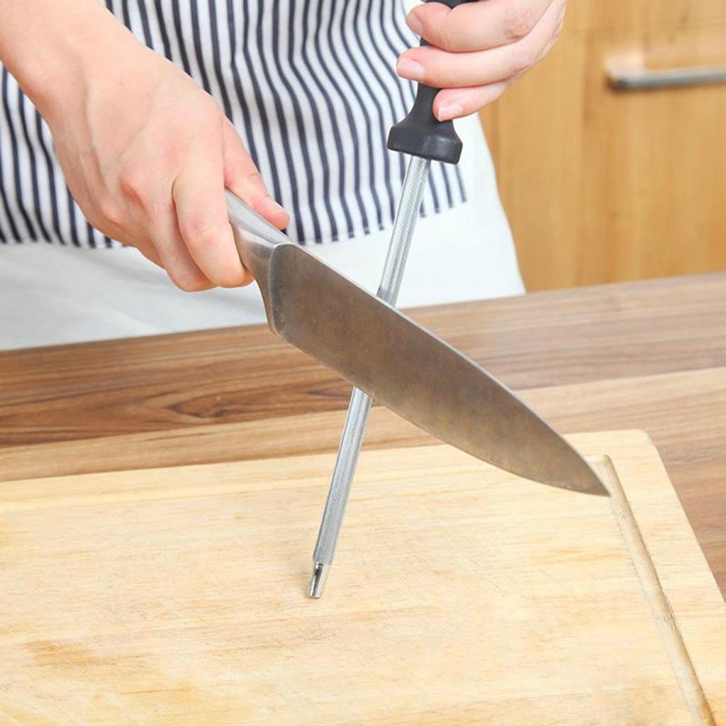 Адреса заточки ножей. Заточка кухонных ножей. Правильная заточка кухонного ножа. Заточенный нож. Ножеточки для кухонных ножей.